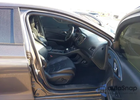 2015 Chrysler 200 S z USA, uszkodzony, nr VIN 1C3CCCBG9FN652471